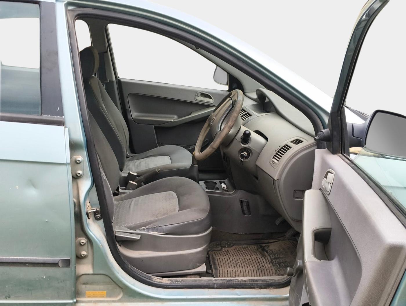2010 Tata Indica Vista TERRA TDI, Diesel, Manual, 81,267 km, interior
