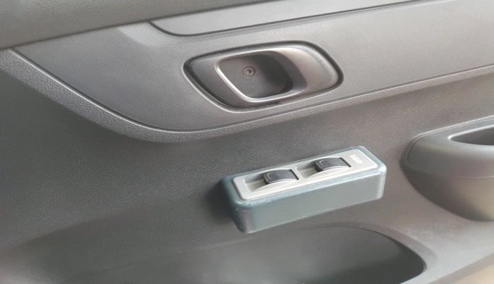 2016 Renault Kwid RXT 0.8, Petrol, Manual, 85,249 km, interior