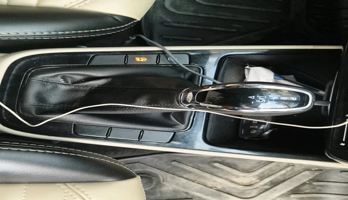 2022 Skoda SLAVIA AMBITION 1.0L TSI AT, Petrol, Automatic, 58,659 km, interior