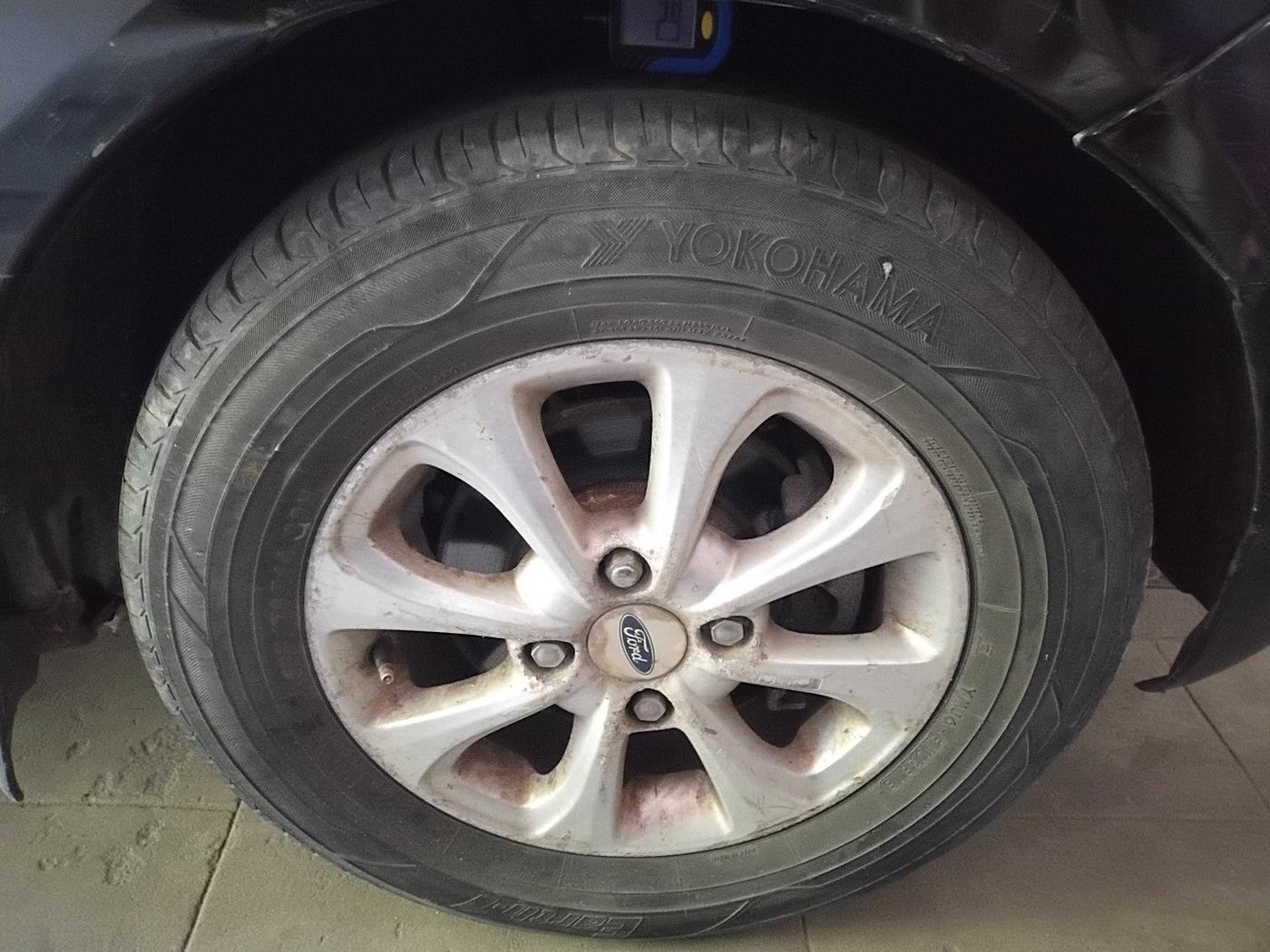 2012 Ford Figo ZXI 1.4 DIESEL, Diesel, Manual, 80,811 km, tyre