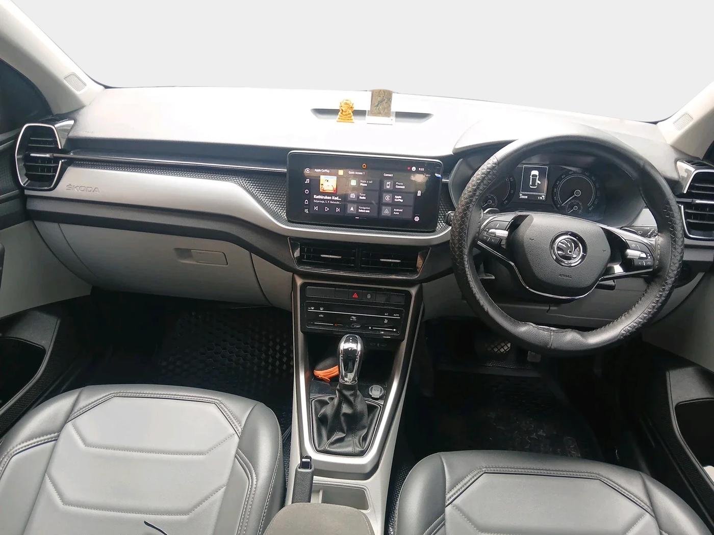 2022 Skoda KUSHAQ AMBITION 1.0L TSI AT, Petrol, Automatic, 24,909 km, interior