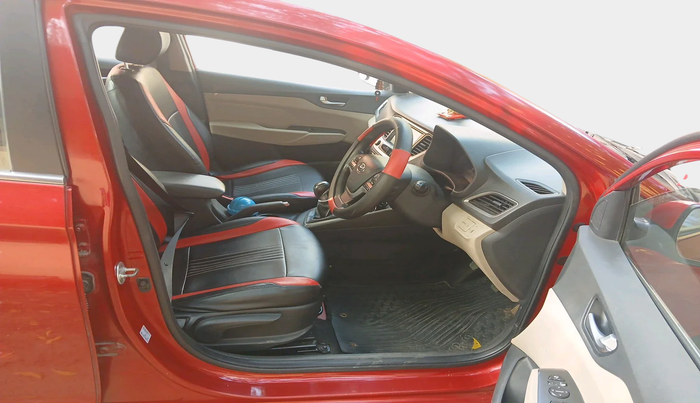 2019 Hyundai Verna 1.6 VTVT SX, Petrol, Manual, 51,652 km, interior