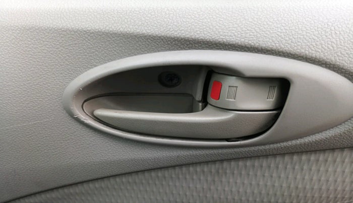 2014 Toyota Etios V, Petrol, Manual, 1,24,385 km, interior