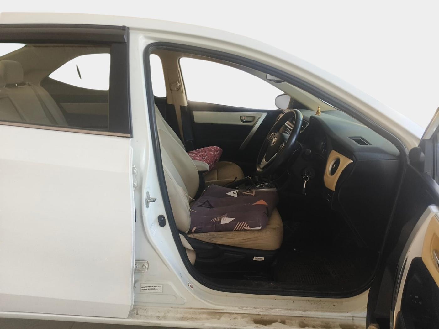2017 Toyota Corolla Altis G CVT PETROL, Petrol, Automatic, 1,03,412 km, interior