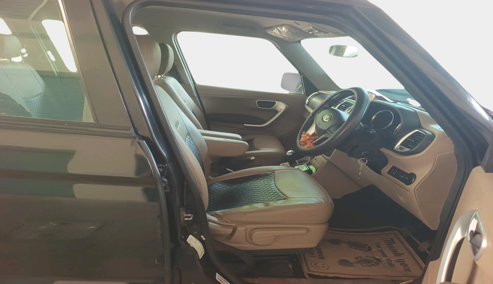 2016 Mahindra TUV300 T8 AMT, Diesel, Automatic, 84,307 km, interior