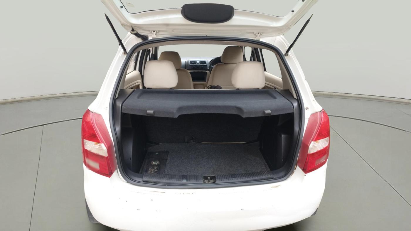 2011 Skoda Fabia AMBIENTE 1.2 MPI, Petrol, Manual, 1,26,773 km, exterior