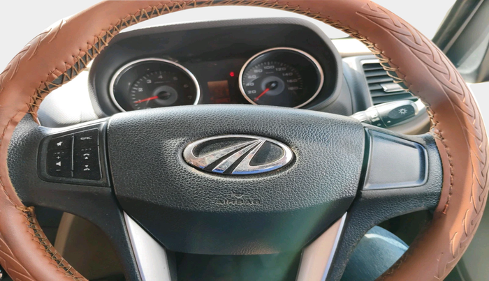 2015 Mahindra TUV300 T8, Diesel, Manual, 1,06,207 km, interior