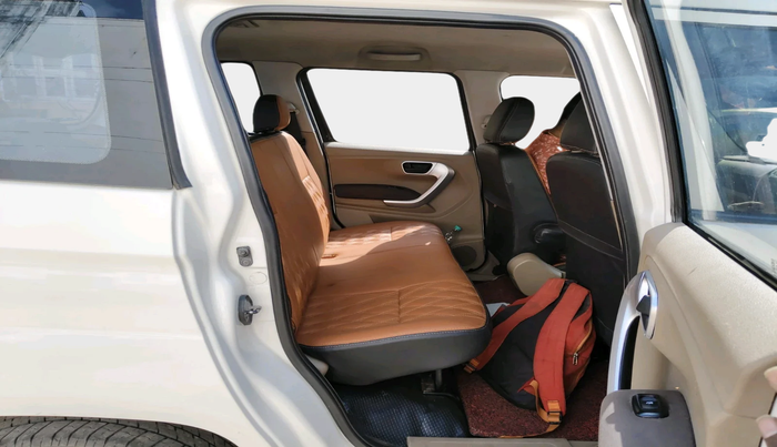 2015 Mahindra TUV300 T8, Diesel, Manual, 1,06,207 km, interior