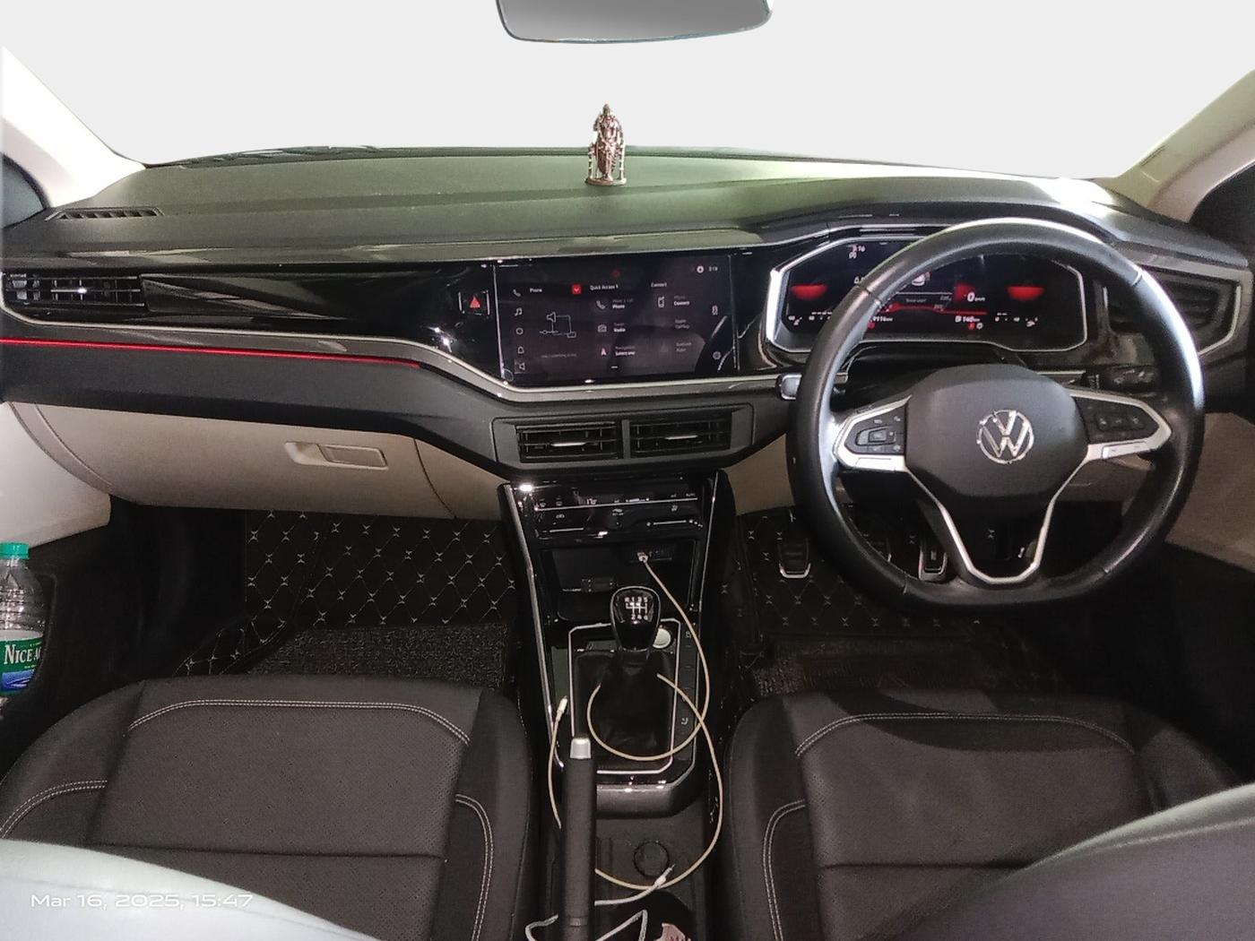 2023 Volkswagen VIRTUS GT PIUS 1.5 TSI, Petrol, Manual, 29,115 km, interior