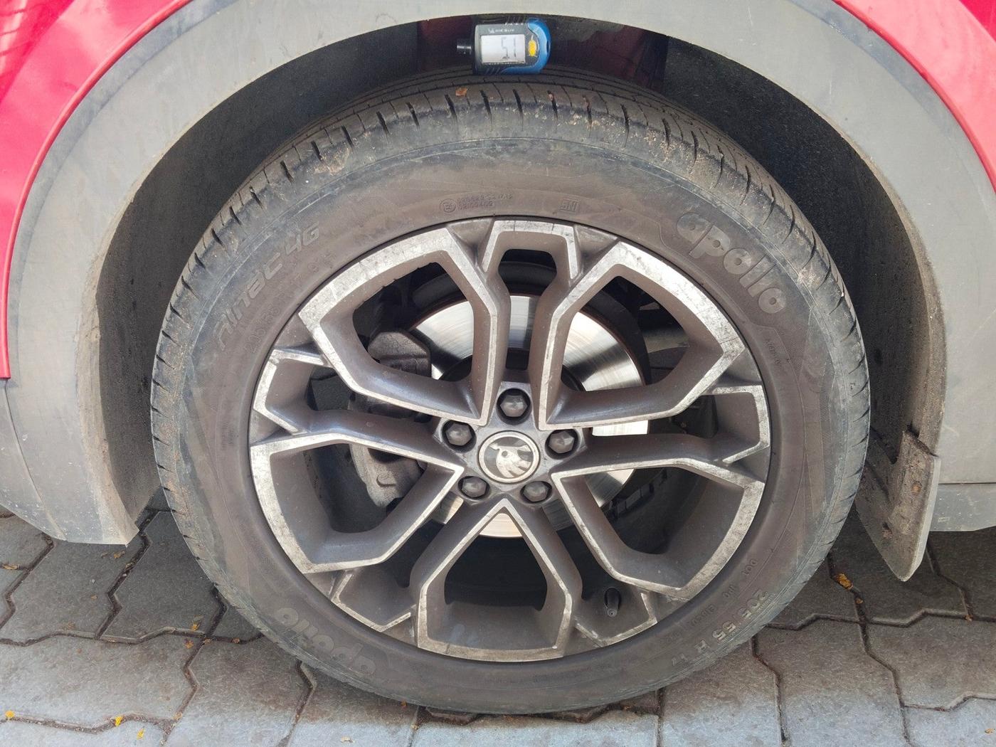 2022 Skoda KUSHAQ STYLE 1.0L TSI AT (6 AIRBAGS), Petrol, Automatic, 26,241 km, tyre