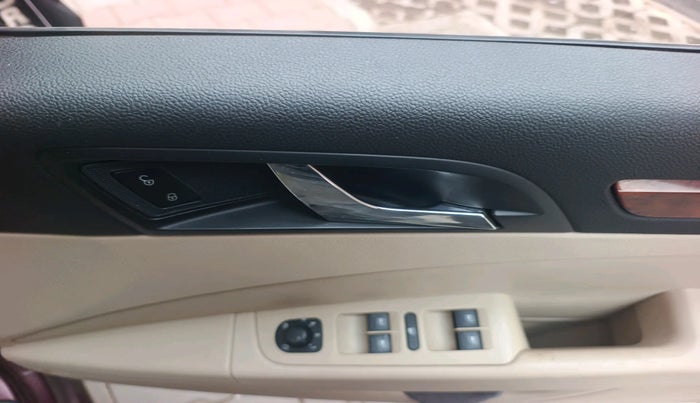 2012 Skoda Superb ELEGANCE 1.8 TSI AT, Petrol, Automatic, 47,399 km, interior