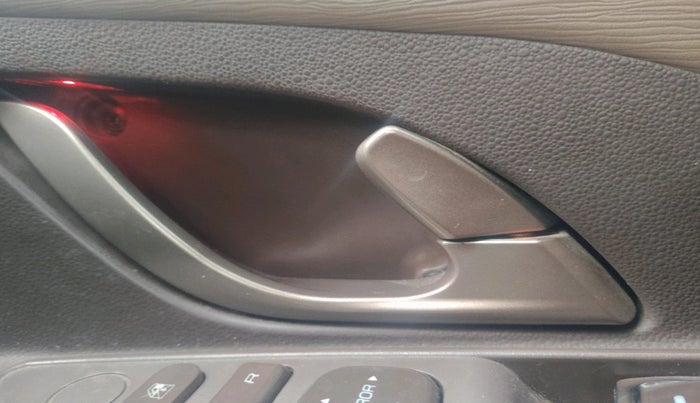 2015 Mahindra XUV500 W6, Diesel, Manual, 84,995 km, interior