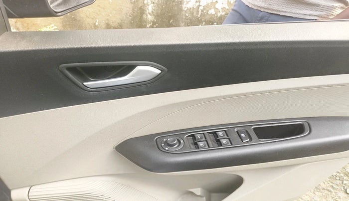 2024 Renault TRIBER RXZ, Petrol, Manual, 11,218 km, interior