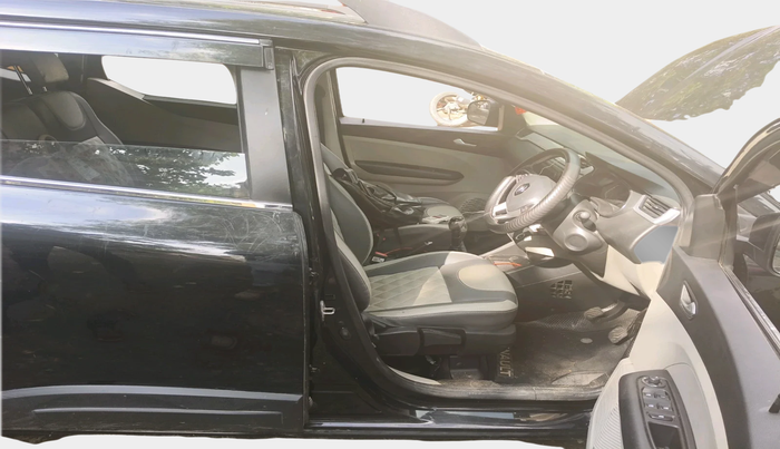 2024 Renault TRIBER RXZ, Petrol, Manual, 11,218 km, interior