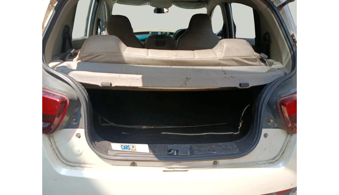 2017 Mahindra Kuv100 K4 6 STR, Petrol, Manual, 33,010 km, exterior