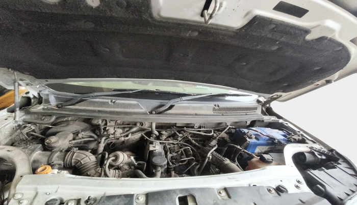 2018 Mahindra TUV300 T10, Diesel, Manual, 3,21,100 km, exterior