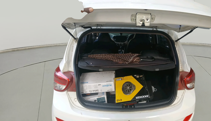 2016 Hyundai Grand i10 MAGNA AT 1.2 KAPPA VTVT, Petrol, Automatic, 29,029 km, exterior