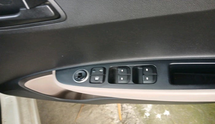 2016 Hyundai Grand i10 MAGNA AT 1.2 KAPPA VTVT, Petrol, Automatic, 29,029 km, interior