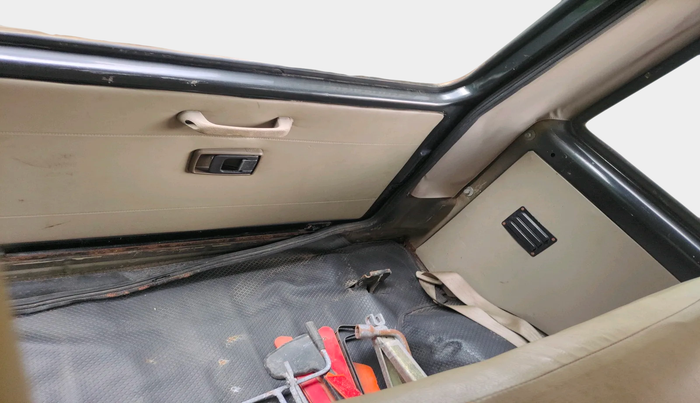 2011 Mahindra Bolero SLX BS-III, Diesel, Manual, 1,32,897 km, interior