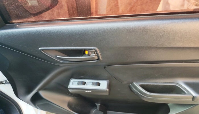 2021 Maruti Swift LXI, Petrol, Manual, 37,106 km, interior