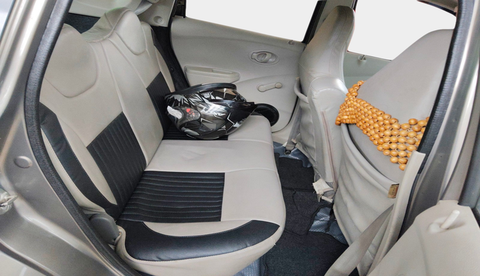 2015 Datsun Go Plus T, Petrol, Manual, 1,06,386 km, interior