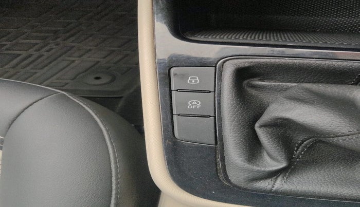 2022 Skoda SLAVIA AMBITION 1.0L TSI MT, Petrol, Manual, 14,217 km, interior