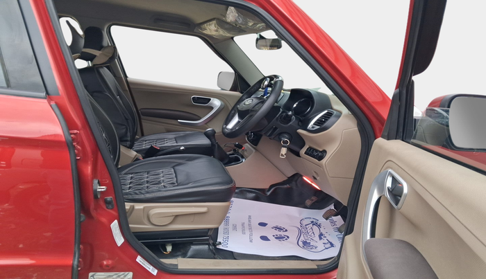 2017 Mahindra TUV300 T8, Diesel, Manual, 45,278 km, interior