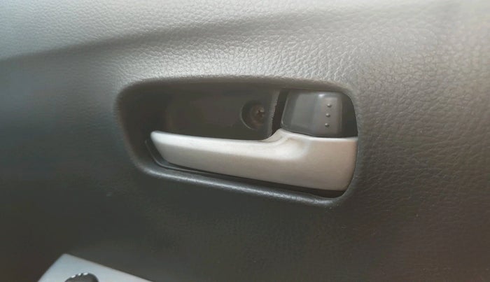 2011 Maruti Wagon R 1.0 VXI, Petrol, Manual, 49,558 km, interior