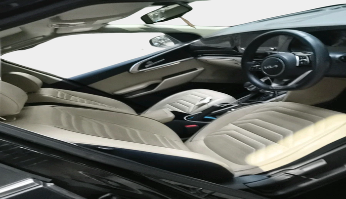 2023 KIA CARENS LUXURY (O)1.5 DIESEL AT 7 STR , Diesel, Automatic, 24,889 km, interior