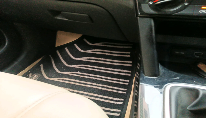 2021 KIA SELTOS HTK PLUS 1.5, Petrol, Manual, 21,996 km, interior