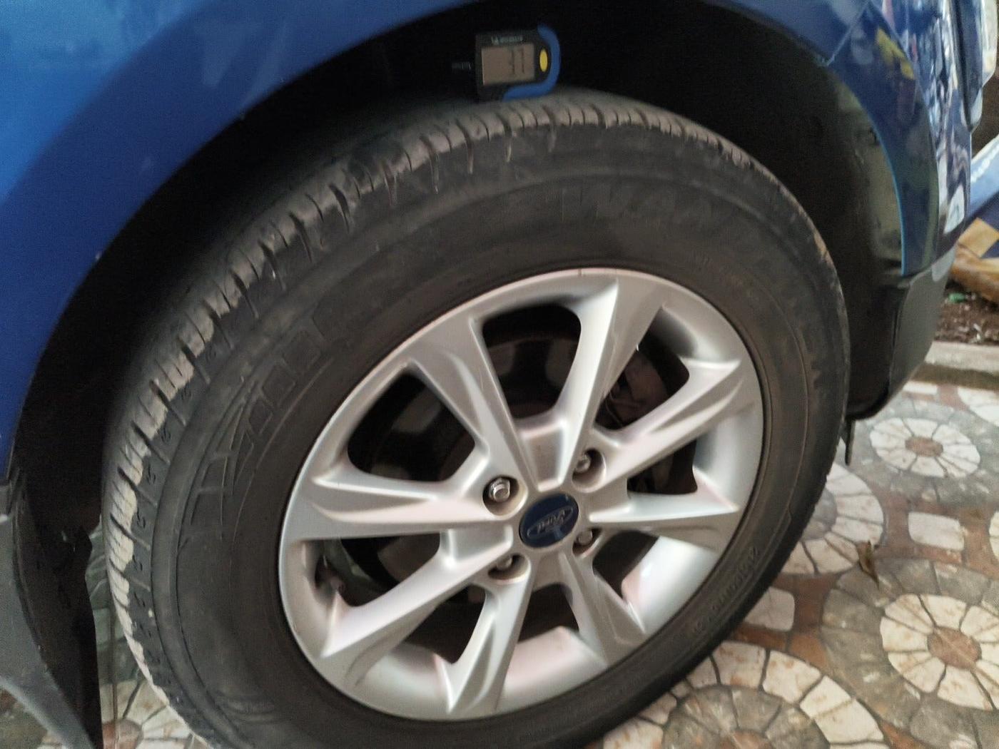 2018 Ford Ecosport TITANIUM 1.5L DIESEL, Diesel, Manual, 1,02,257 km, tyre