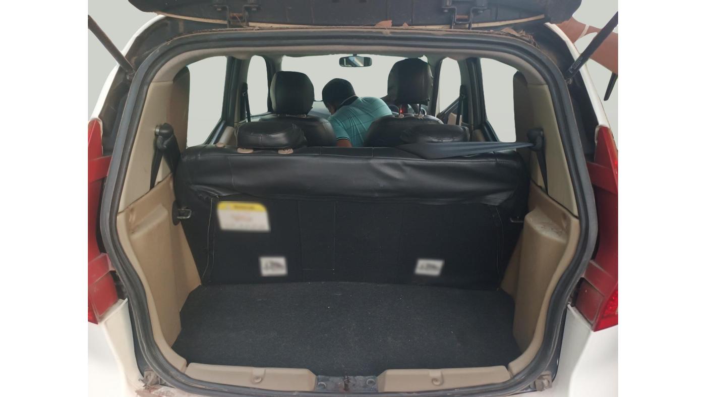 2018 Mahindra E20 Plus P2, Electric, Automatic, 46,000 km, exterior