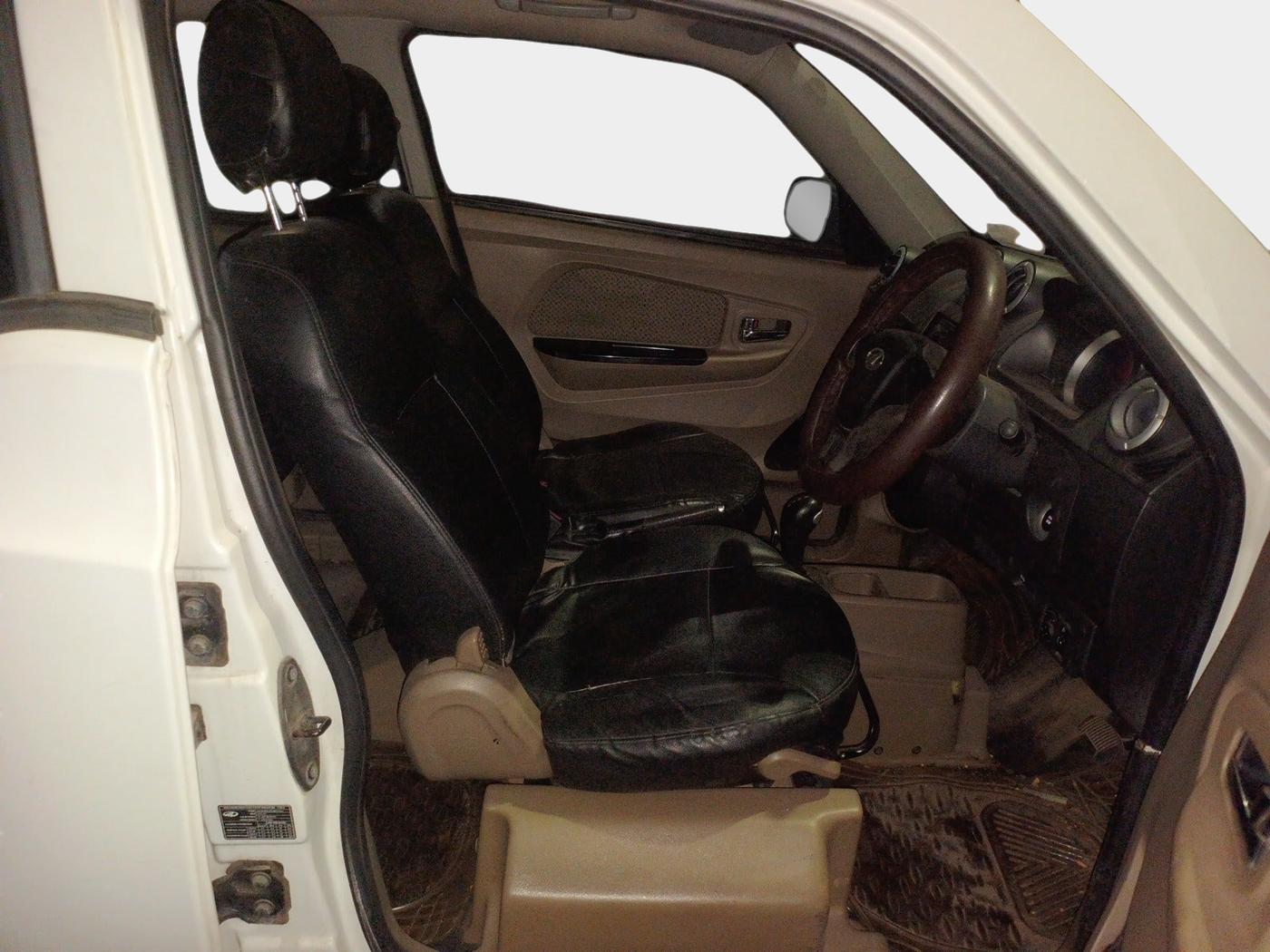 2018 Mahindra E20 Plus P2, Electric, Automatic, 46,000 km, interior
