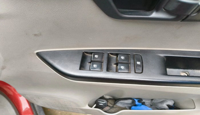 2016 Mahindra Kuv100 K4 PLUS 6 STR, Petrol, Manual, 74,930 km, interior