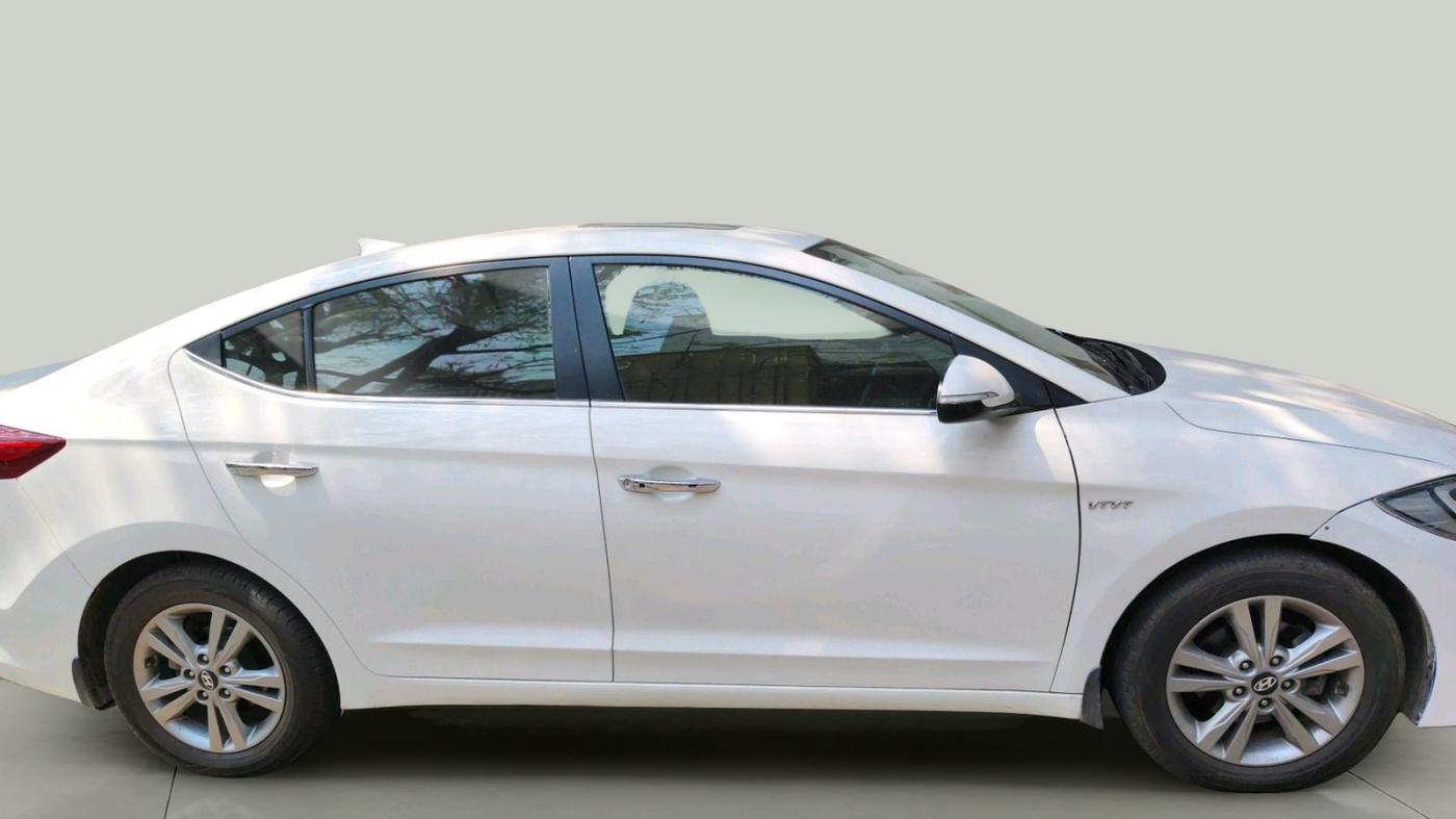 2017 Hyundai New Elantra 2.0 SX(O) AT PETROL, Petrol, Automatic, 66,627 km, exterior