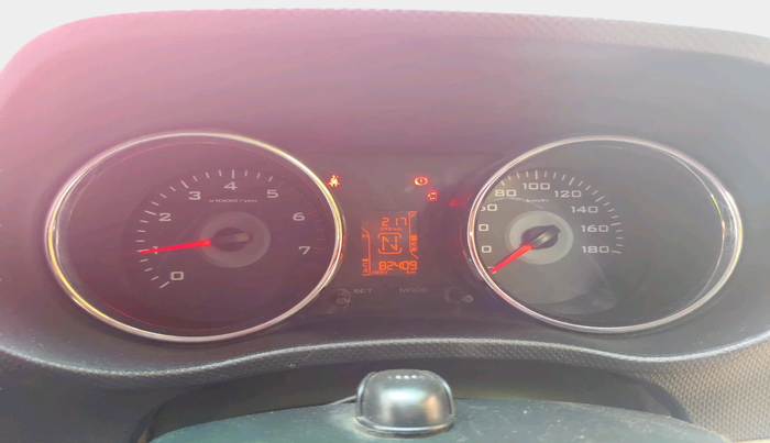 2017 Mahindra TUV300 T8, Diesel, Manual, 82,408 km, interior