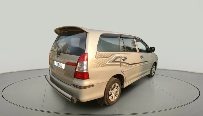 2012 Toyota Innova 2.5 GX 8 STR, Diesel, Manual, 2,39,000 km, exterior