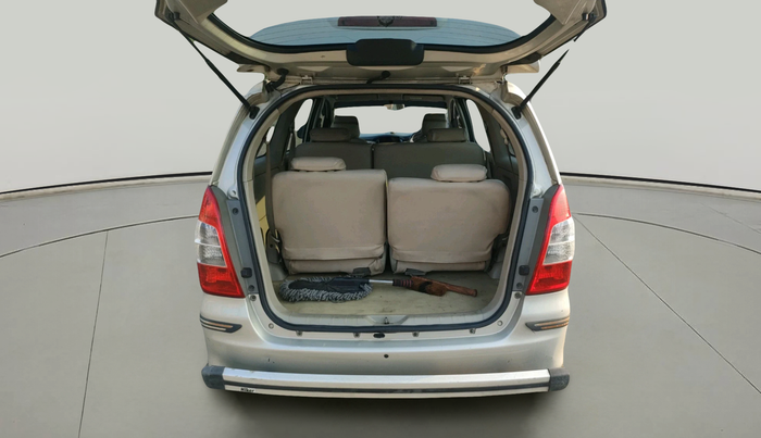 2012 Toyota Innova 2.5 GX 8 STR, Diesel, Manual, 2,39,000 km, exterior