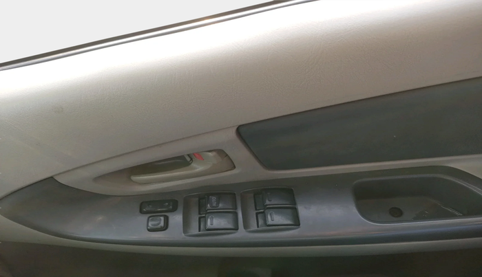 2012 Toyota Innova 2.5 GX 8 STR, Diesel, Manual, 2,39,000 km, interior