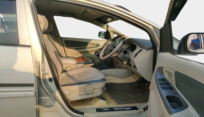2012 Toyota Innova 2.5 GX 8 STR, Diesel, Manual, 2,39,000 km, interior