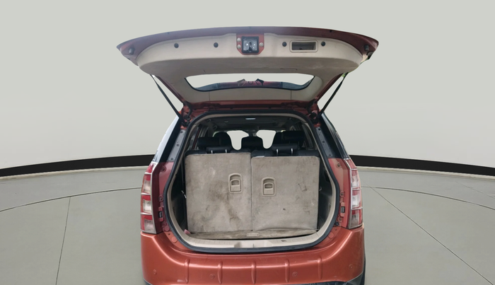 2015 Mahindra XUV500 W10, Diesel, Manual, 1,62,435 km, exterior