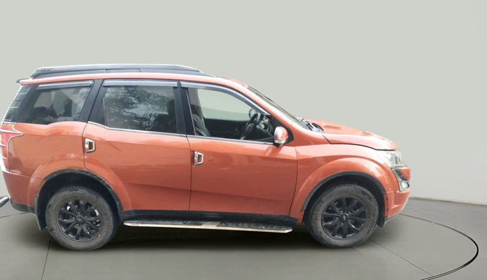 2015 Mahindra XUV500 W10, Diesel, Manual, 1,62,435 km, exterior