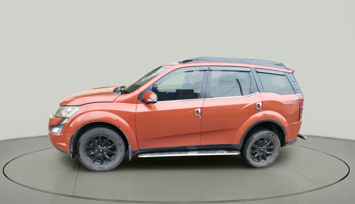 2015 Mahindra XUV500 W10, Diesel, Manual, 1,62,435 km, exterior