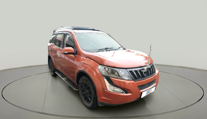 2015 Mahindra XUV500 W10, Diesel, Manual, 1,62,435 km, exterior