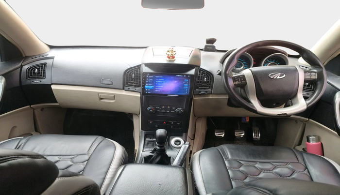 2015 Mahindra XUV500 W10, Diesel, Manual, 1,62,435 km, interior