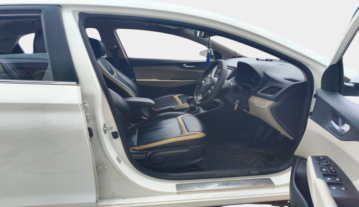 2017 Hyundai Verna 1.6 VTVT SX, Petrol, Manual, 61,083 km, interior