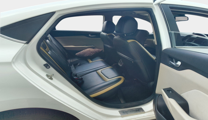2017 Hyundai Verna 1.6 VTVT SX, Petrol, Manual, 61,083 km, interior
