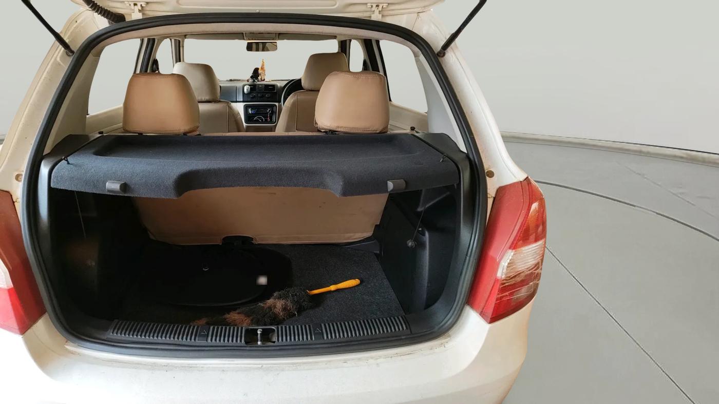 2011 Skoda Fabia AMBITION 1.2 MPI, Petrol, Manual, 1,18,208 km, exterior