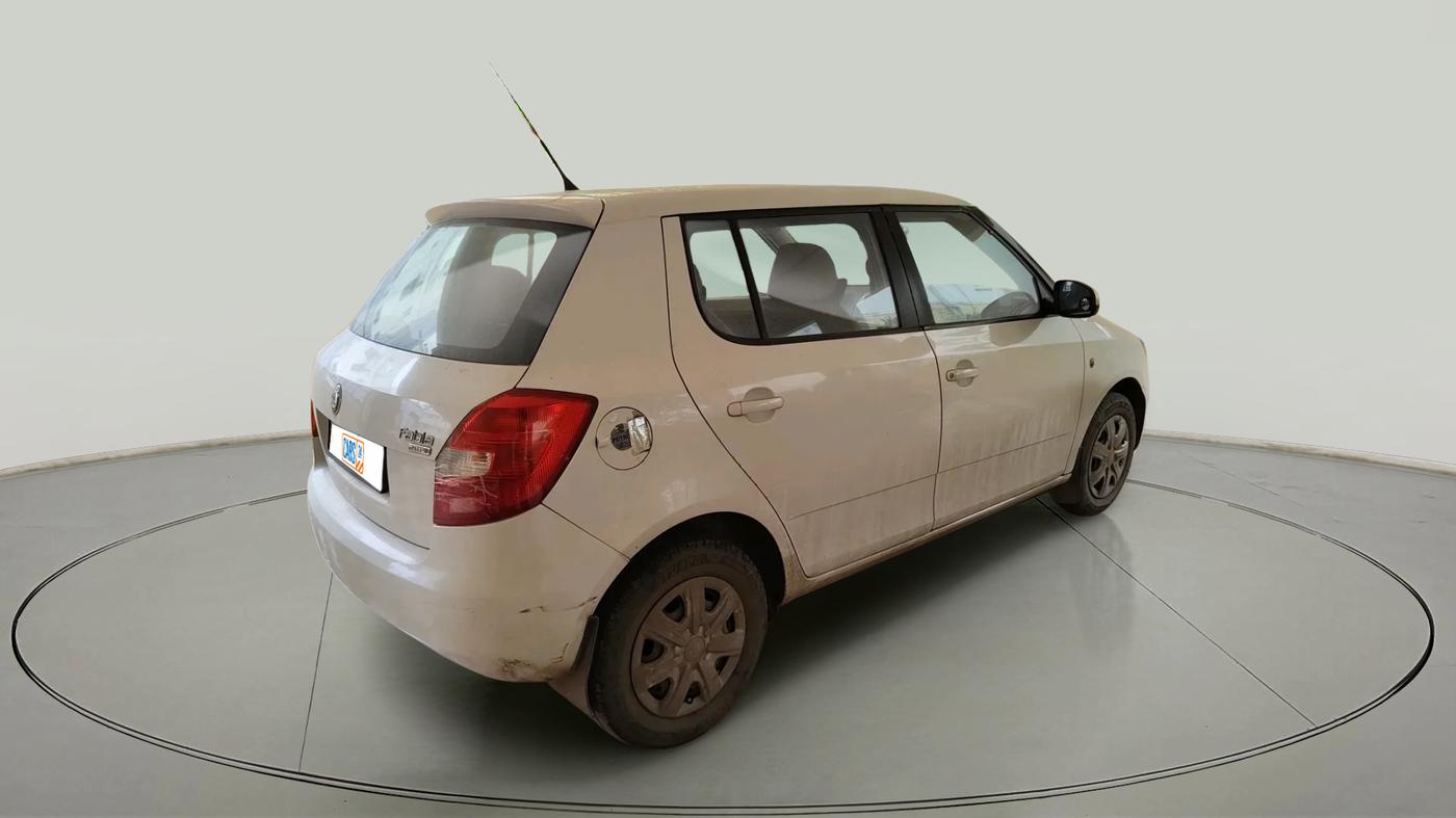 2011 Skoda Fabia AMBITION 1.2 MPI, Petrol, Manual, 1,18,208 km, exterior