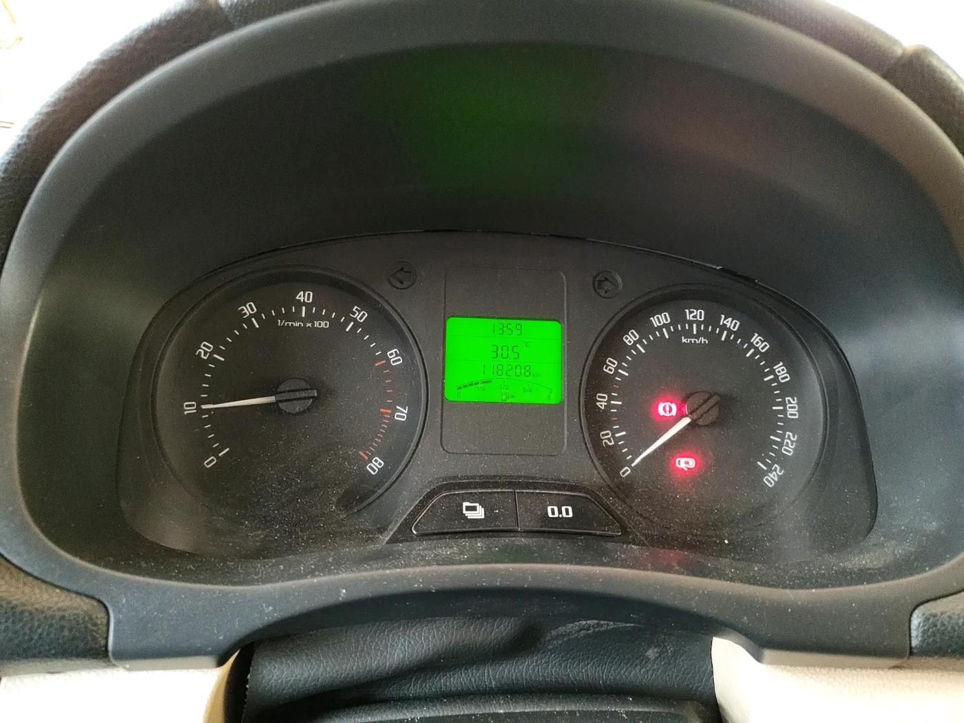 2011 Skoda Fabia AMBITION 1.2 MPI, Petrol, Manual, 1,18,208 km, interior